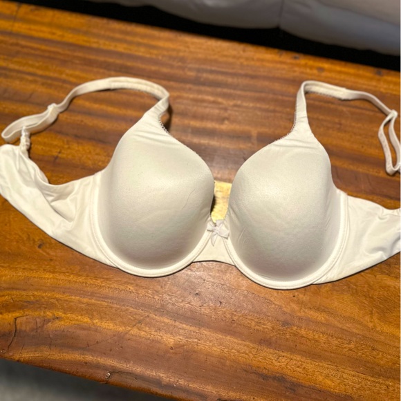 Victoria's Secret Other - Victoria’s Secret Body by Victoria Bra - 36D